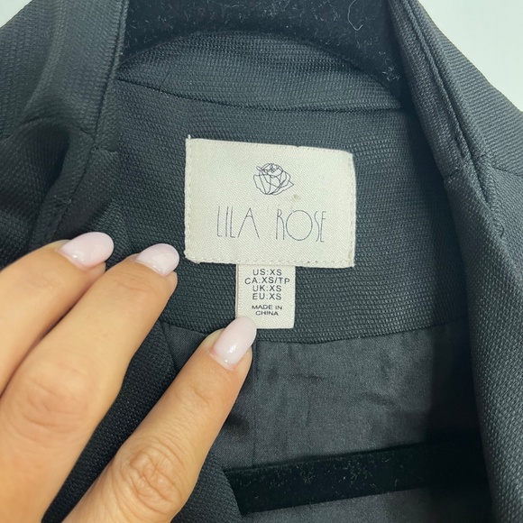 Lila Rose Black Sleeveless Tie-Waist Vest Blazer XS - Picture 3 of 10